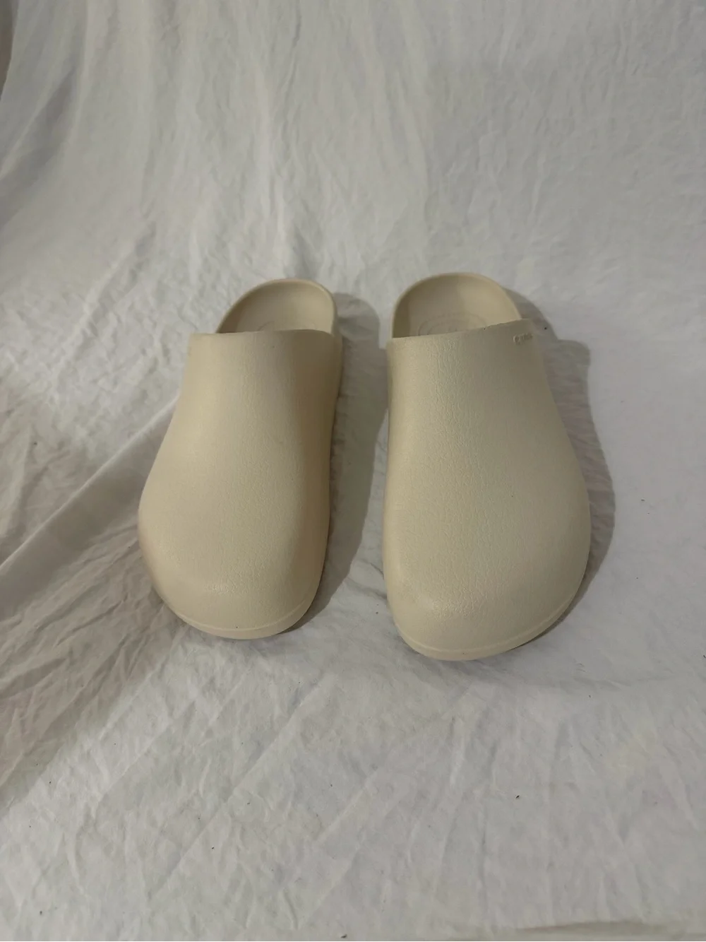 Crocs Dylan Clog in stucco Men’s size 11
